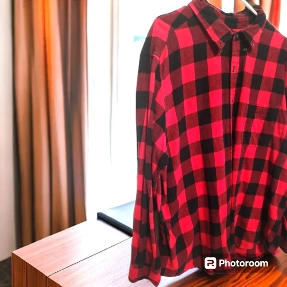 Unisex Red/Black Checkered Button-Down Shirt Size XL - Picture 3 of 6
